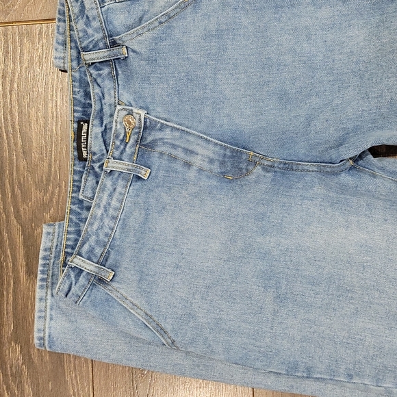 ❤PRETTYLITTLETHING ASYMMETRICAL FLY JEANS- STRAIGHT LEG W/ TAPERED HEM- 8 (29) - Picture 6 of 8